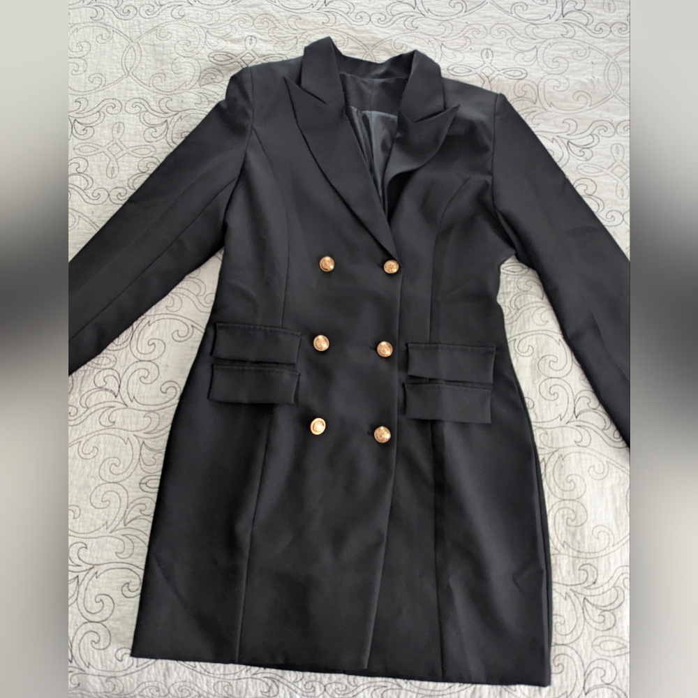 Source Unknown Elegant Black Dress with Gold Accents